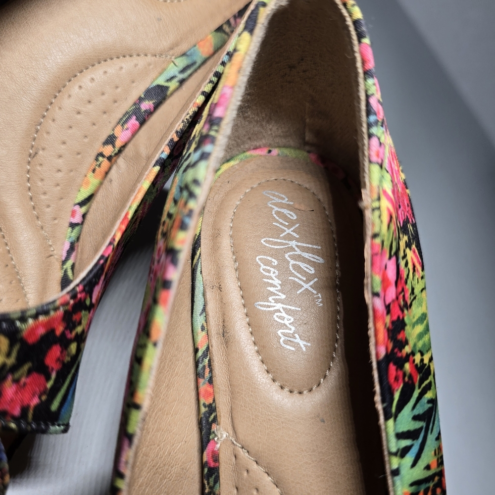 7.5 Dexflex Comfort Floral Wedge Peep-Toe Women's Shoes In Excellent Condition - Picture 5 of 9